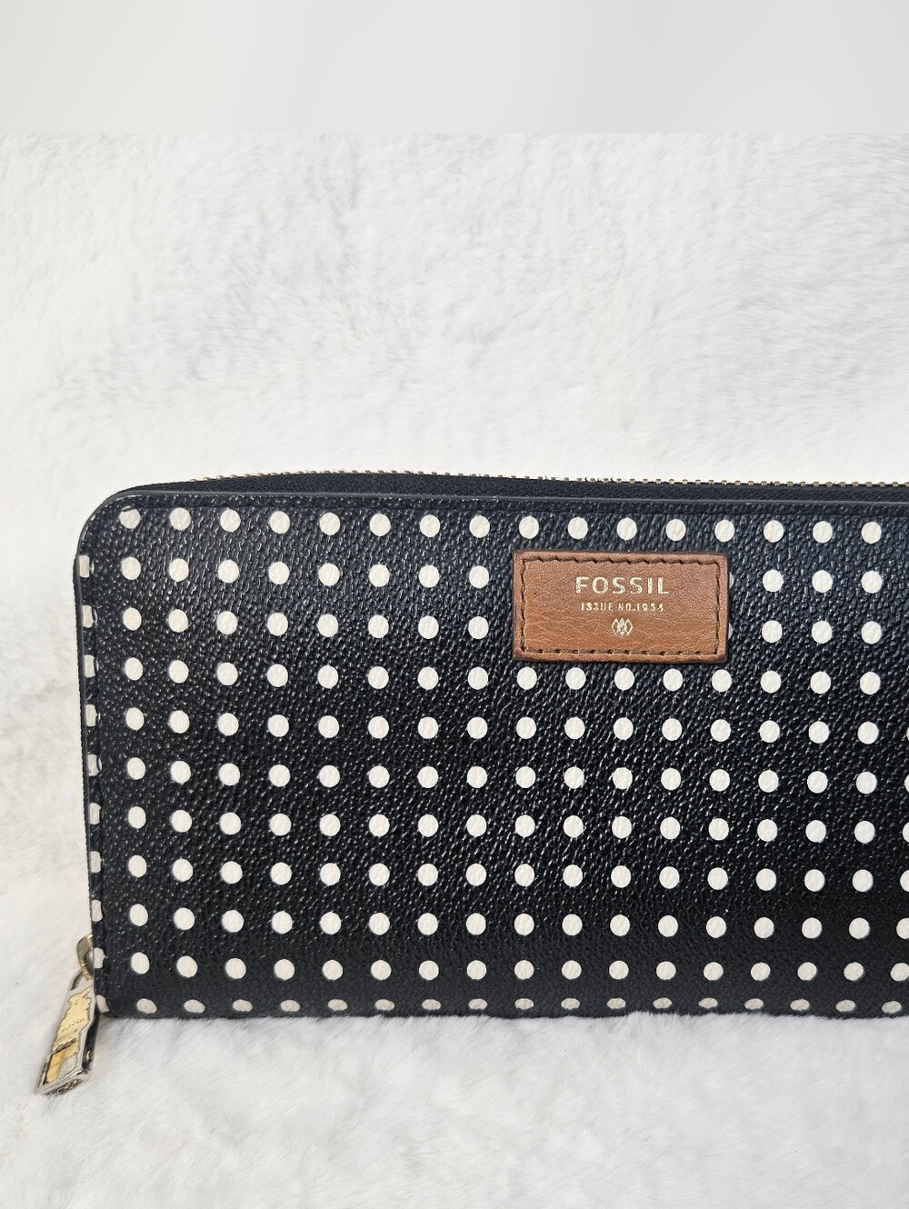 Fossil Zip Around Leather Wallet